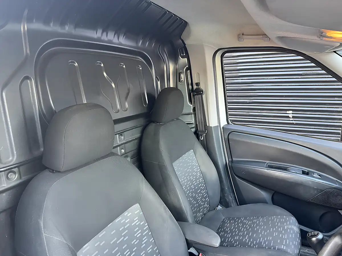 Used 2016 Vauxhall Combo Silver - Interior and Exterior details 14