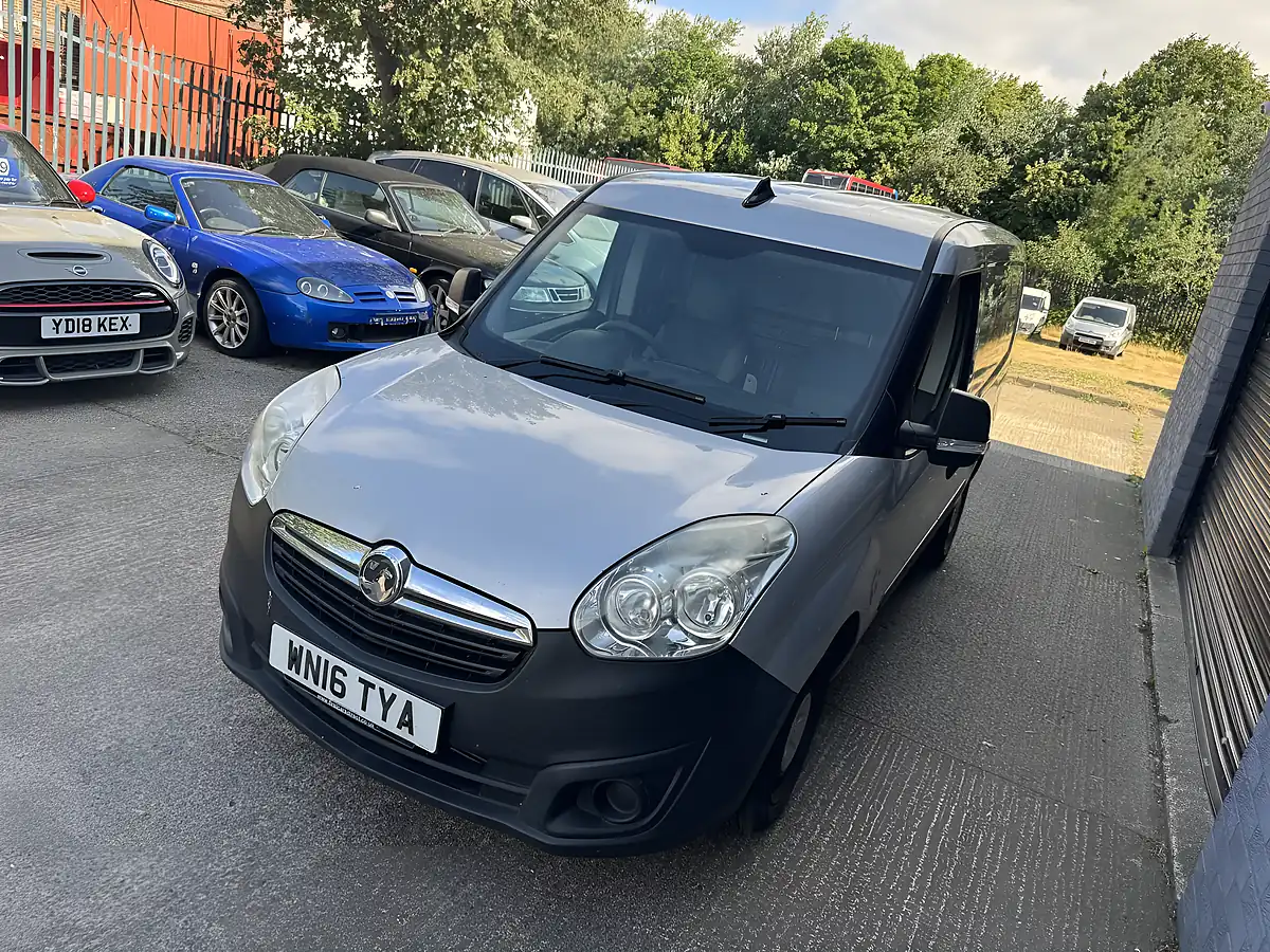 Used 2016 Vauxhall Combo Silver - Interior and Exterior details 7