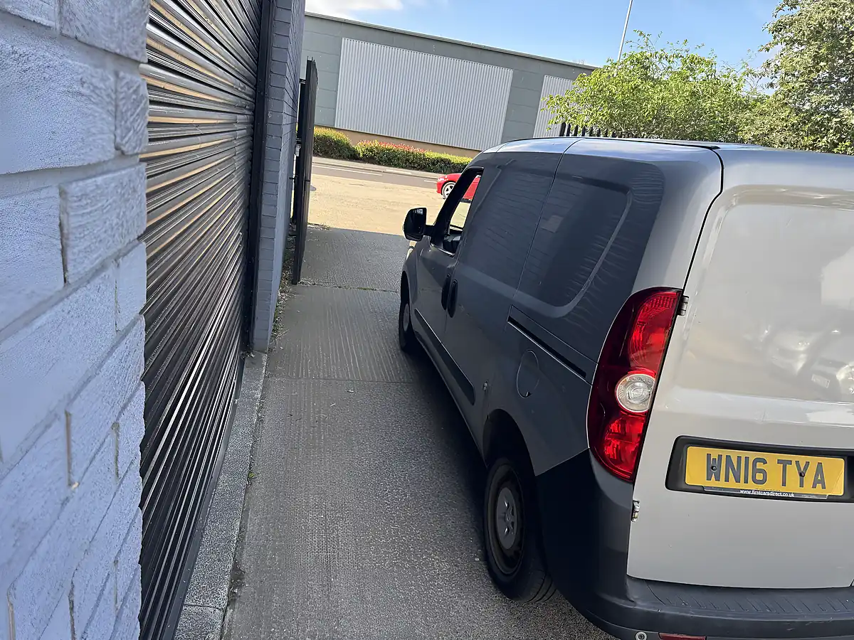 Used 2016 Vauxhall Combo Silver - Interior and Exterior details 8