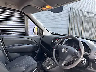 Used 2016 Vauxhall Combo Silver - Interior and Exterior details 9