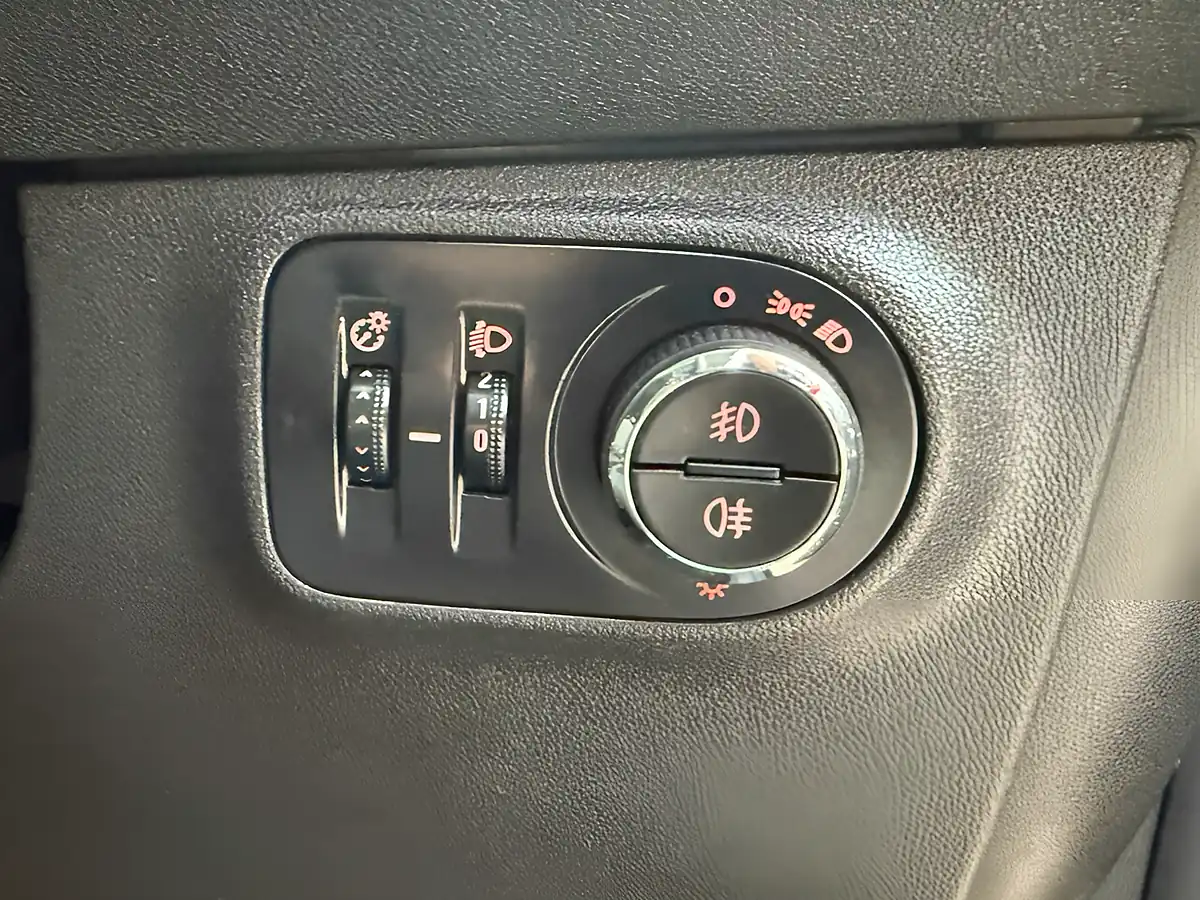 Used 2016 Vauxhall Corsa Black - Interior and Exterior details 13