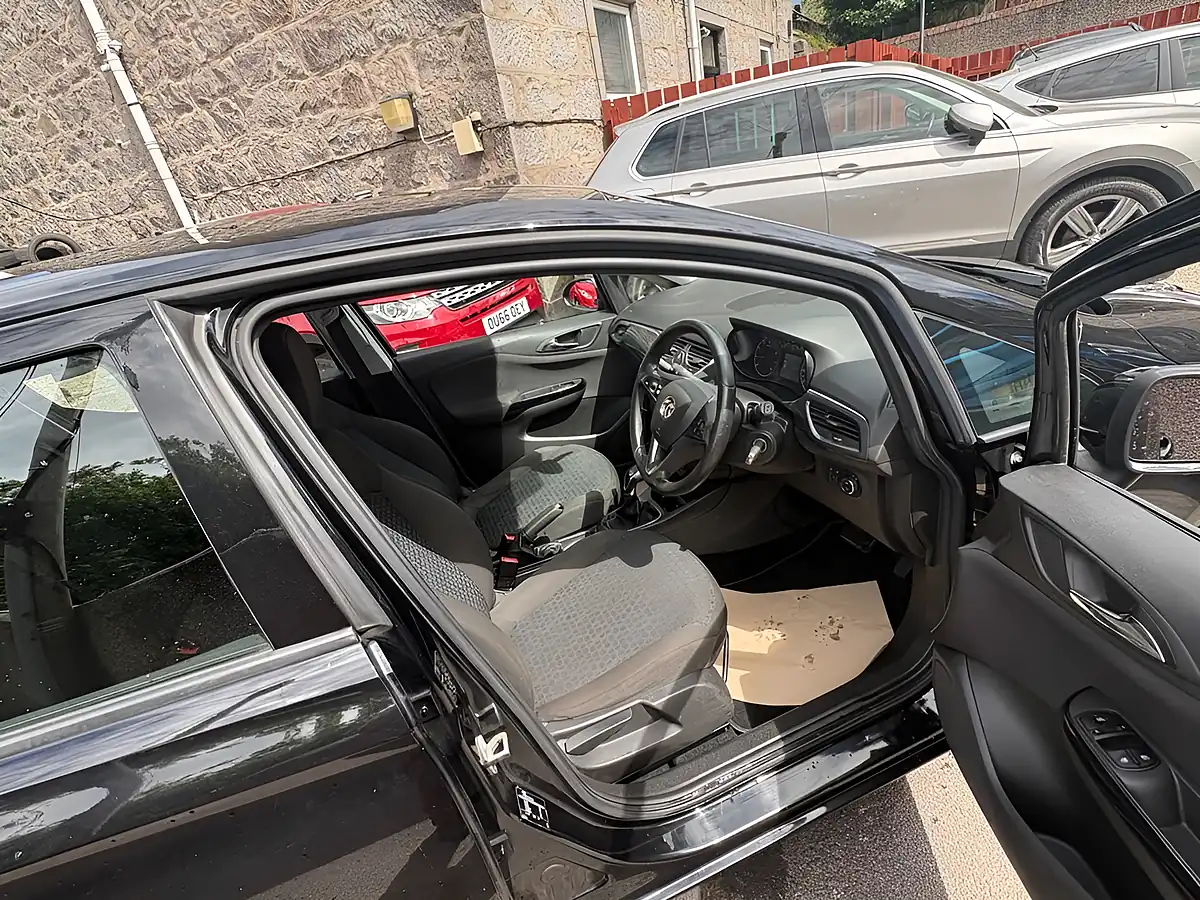 Used 2016 Vauxhall Corsa Design Black - Interior and Exterior details 15