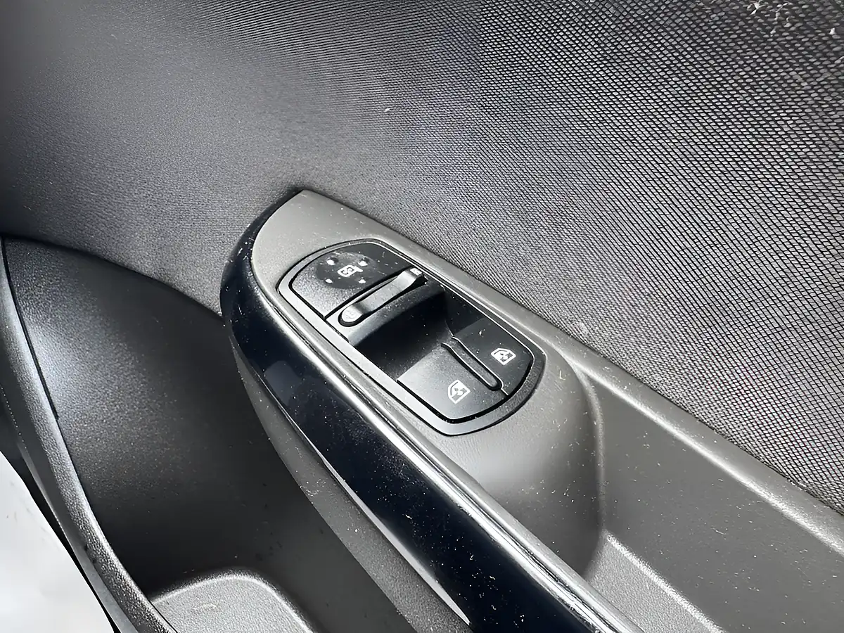 Used 2016 Vauxhall Corsa Design Blue - Interior and Exterior details 20