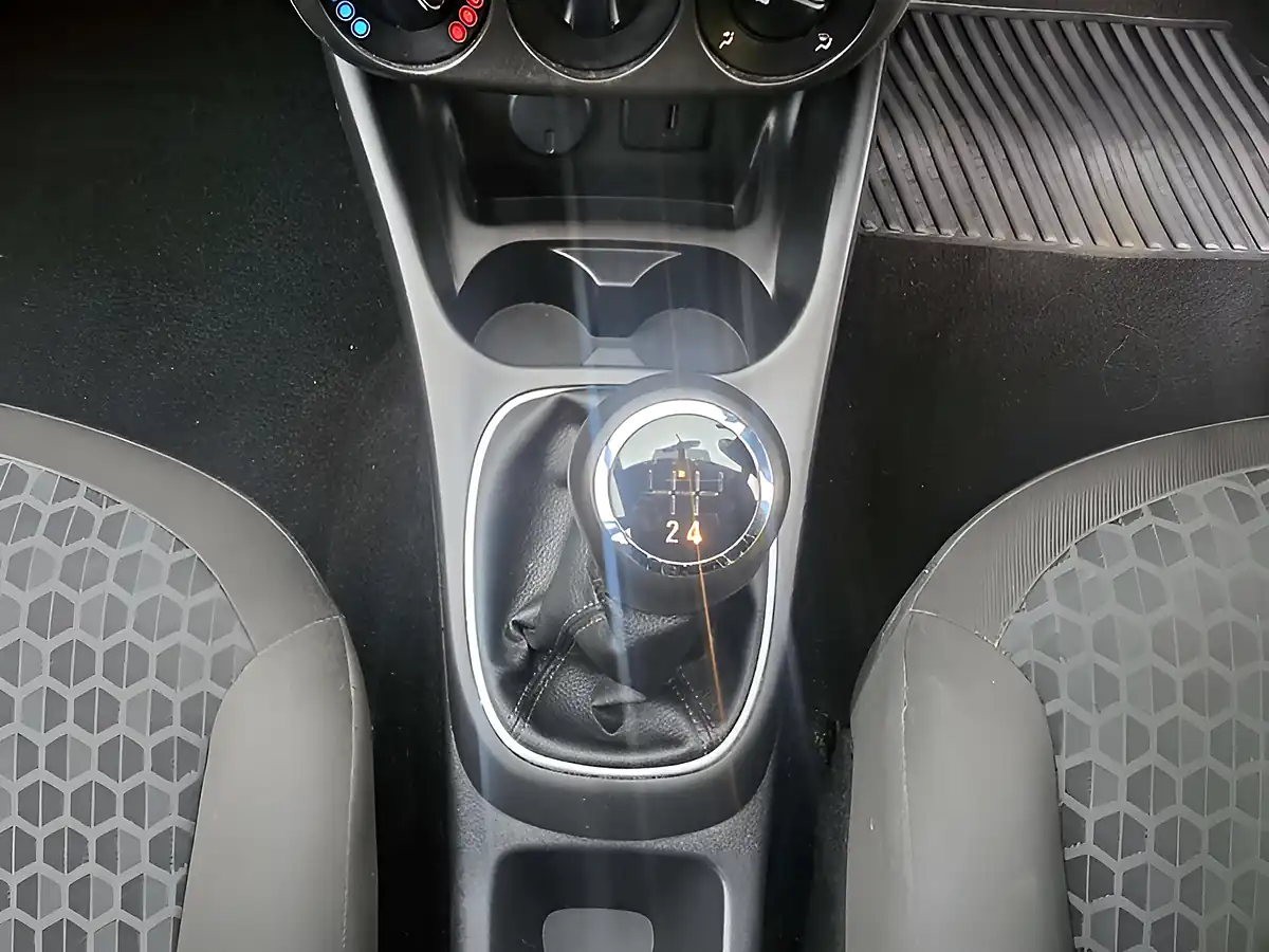 Used 2016 Vauxhall Corsa Design Silver - Interior and Exterior details 11