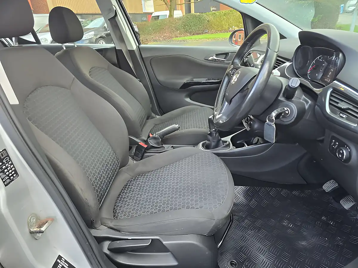 Used 2016 Vauxhall Corsa Design Silver - Interior and Exterior details 12