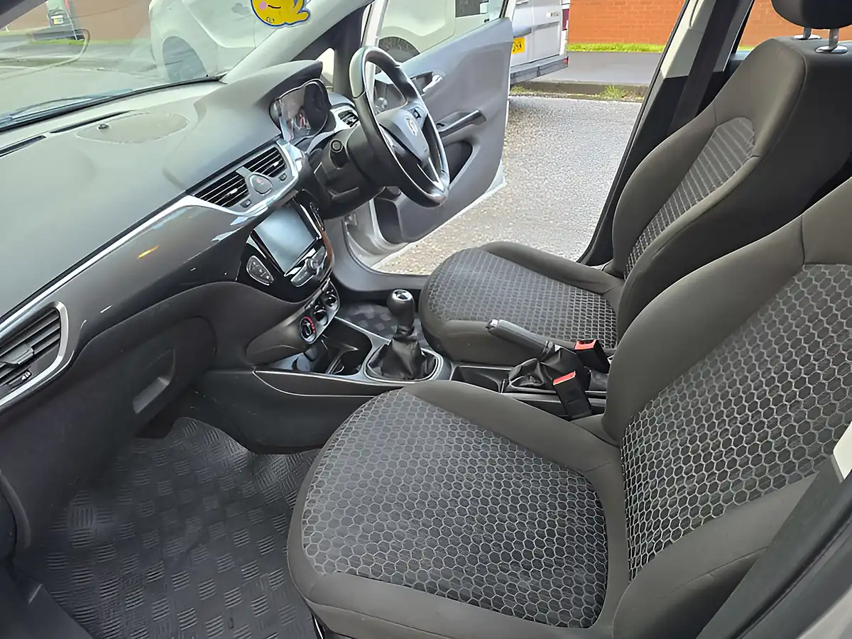 Used 2016 Vauxhall Corsa Design Silver - Interior and Exterior details 16
