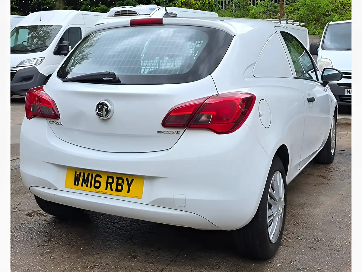 Used 2016 Vauxhall Corsa Ecoflex White - Interior and Exterior details 8