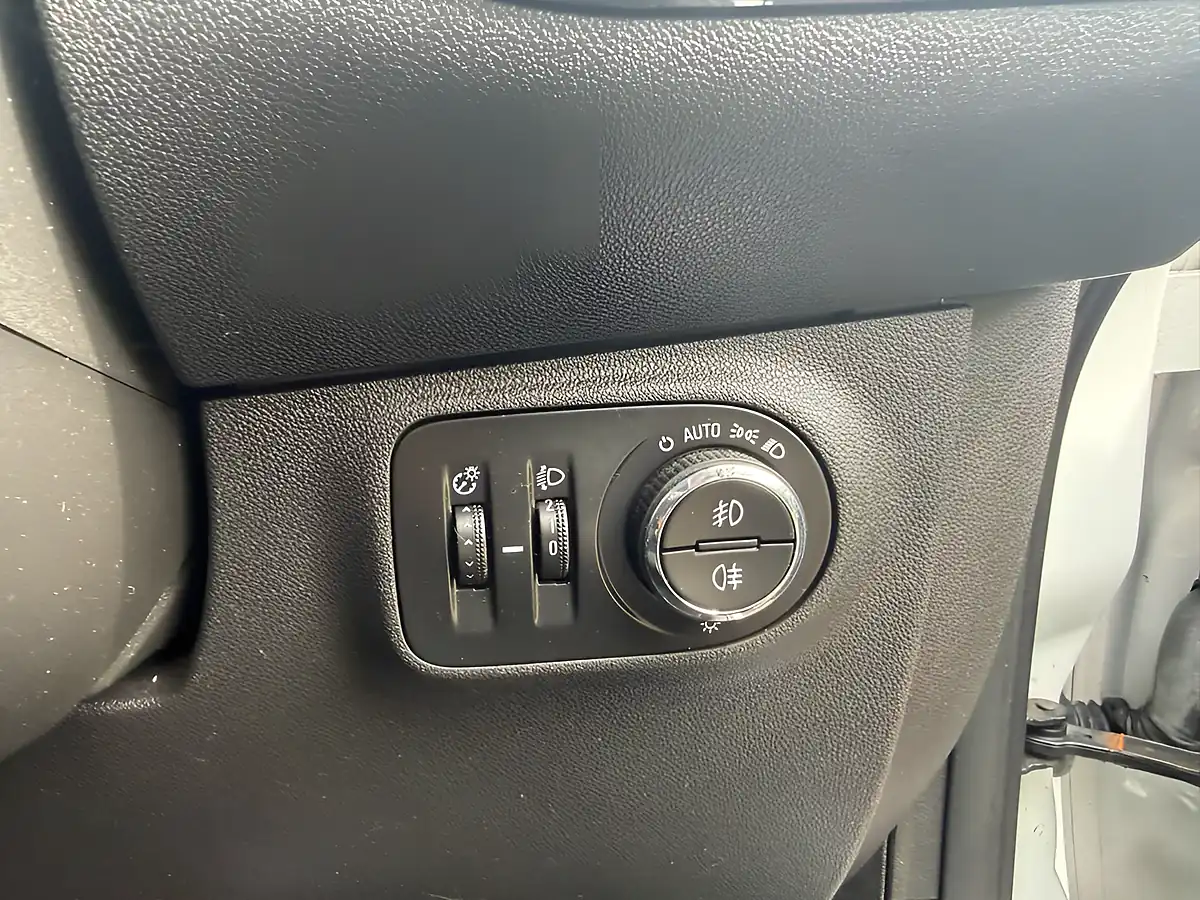 Used 2016 Vauxhall Corsa Energy White - Interior and Exterior details 17