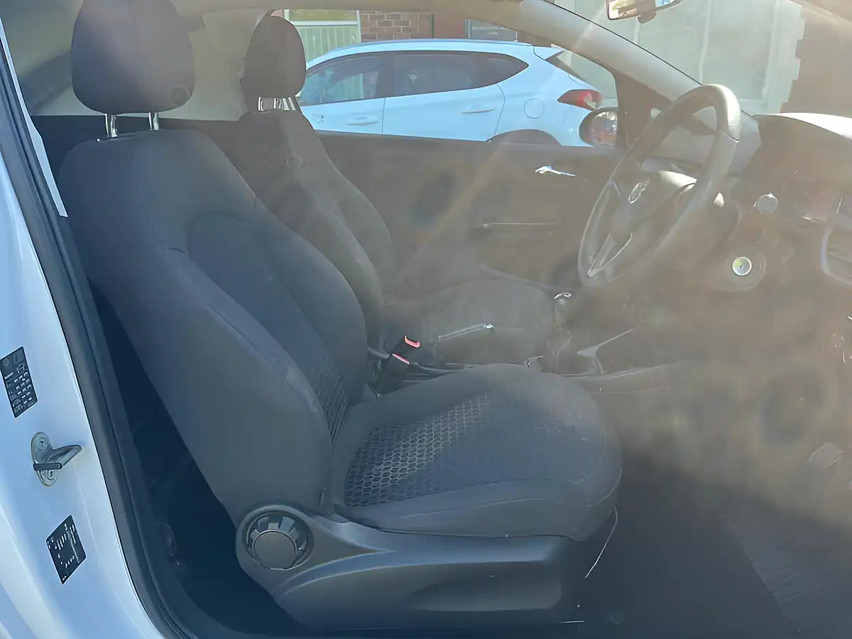 Used 2016 Vauxhall Corsa L1 H1 White - Interior and Exterior details 7