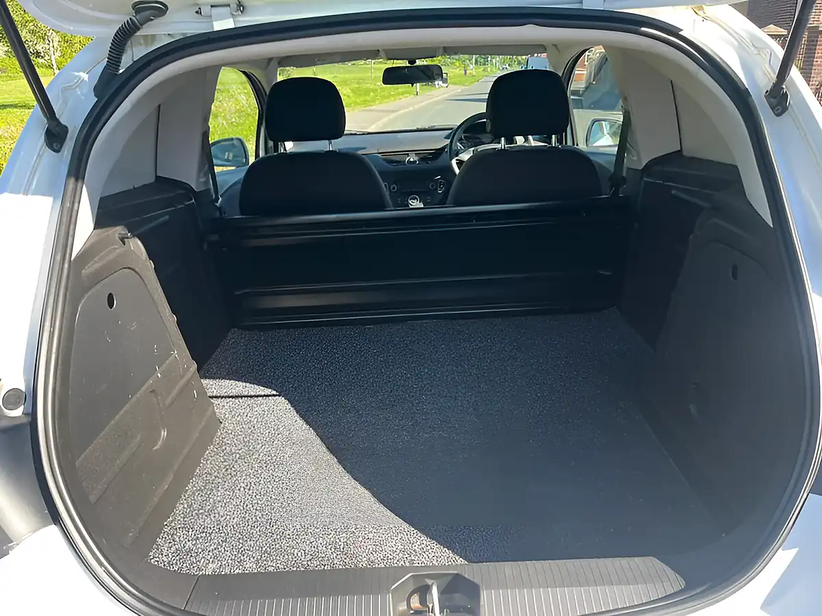 Used 2016 Vauxhall Corsa L1 H1 White - Interior and Exterior details 8