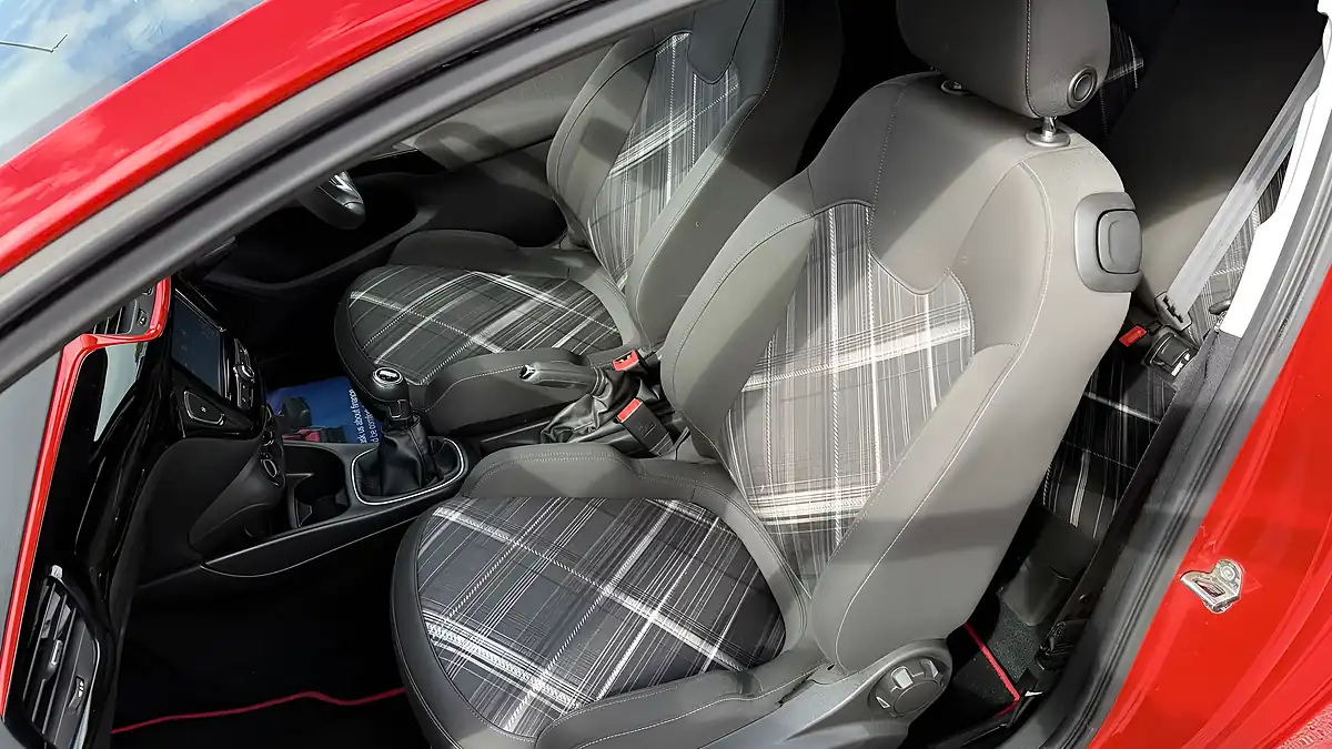 Used 2016 Vauxhall Corsa Limited Edition Red - Interior and Exterior details 18