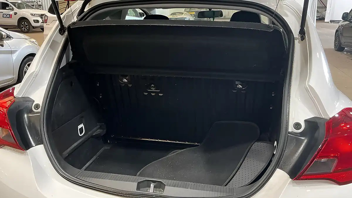 Used 2016 Vauxhall Corsa Limited Edition White - Interior and Exterior details 10