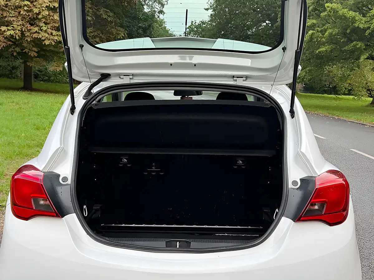 Used 2016 Vauxhall Corsa Limited Edition White - Interior and Exterior details 16