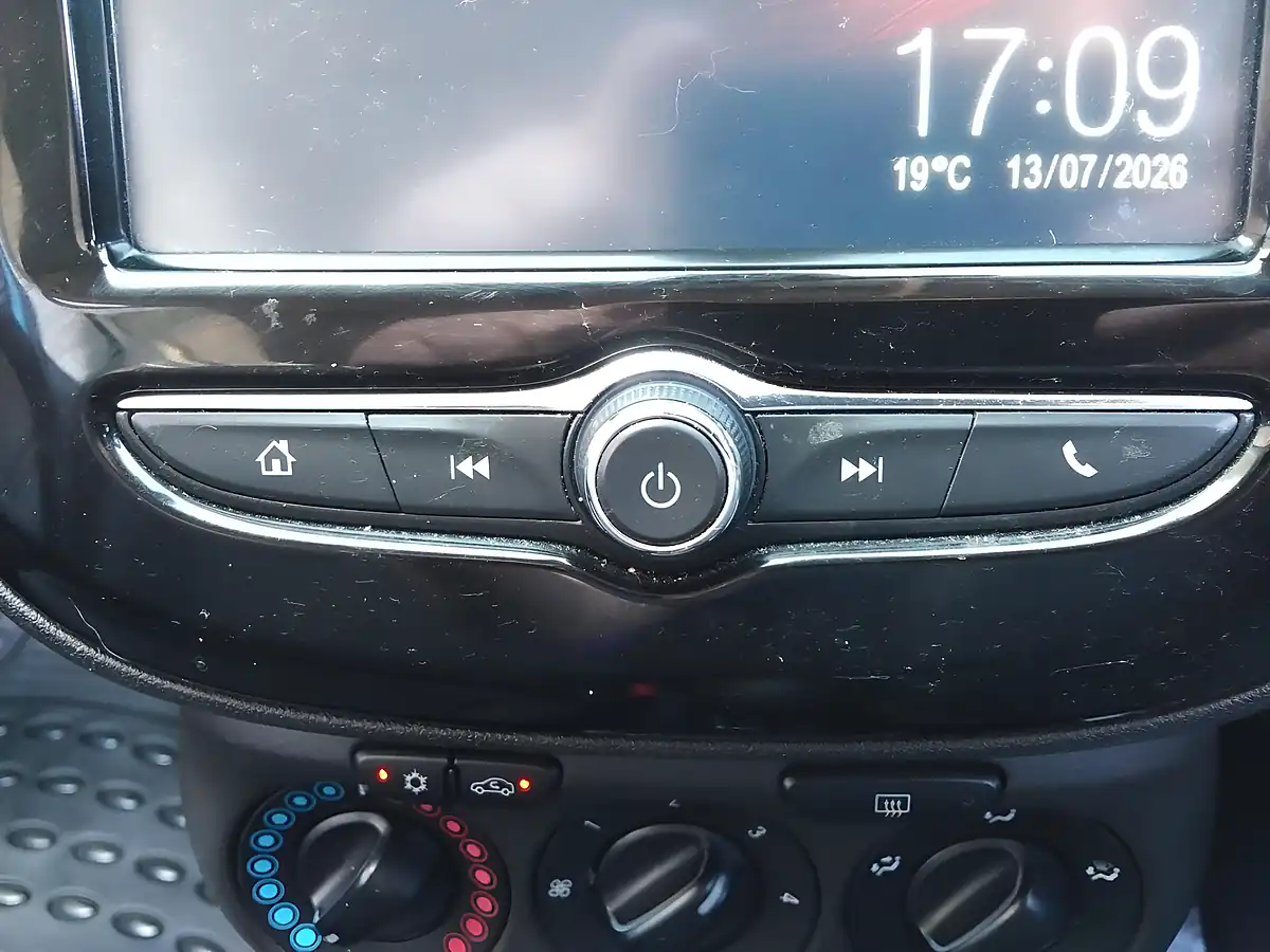 Used 2016 Vauxhall Corsa Se Blue - Interior and Exterior details 17