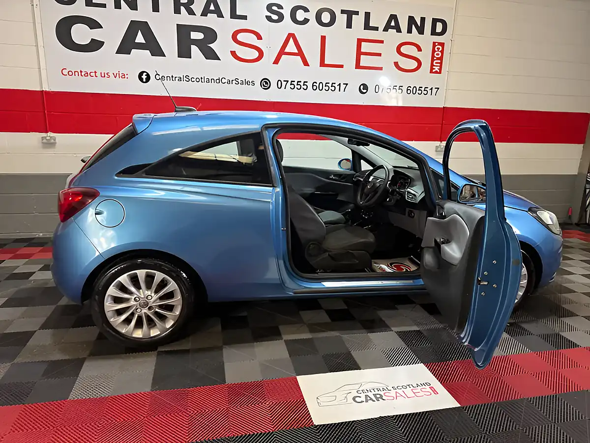 Used 2016 Vauxhall Corsa Se Blue - Interior and Exterior details 13