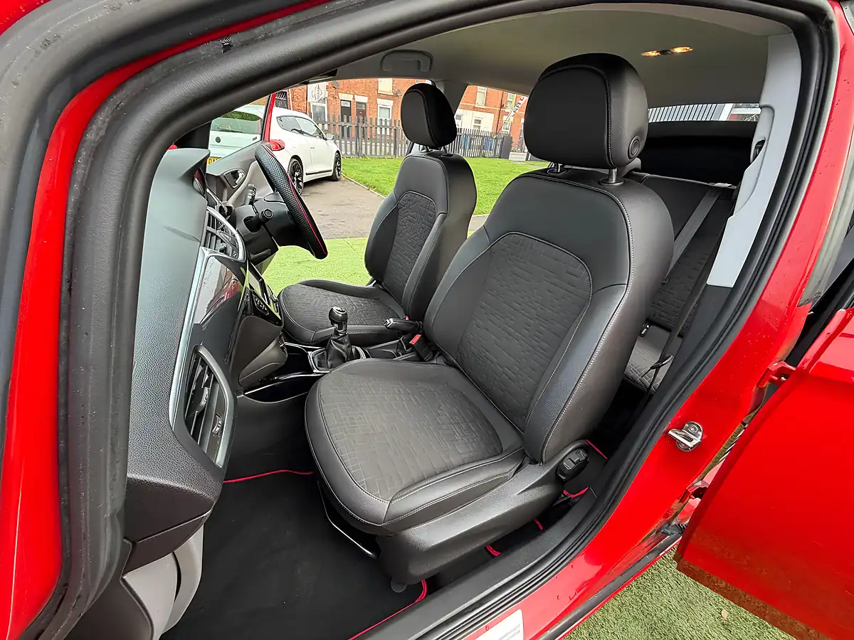 Used 2016 Vauxhall Corsa Se Red - Interior and Exterior details 14