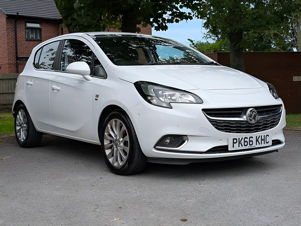 Used 2016 Vauxhall Corsa Se White - Front View
