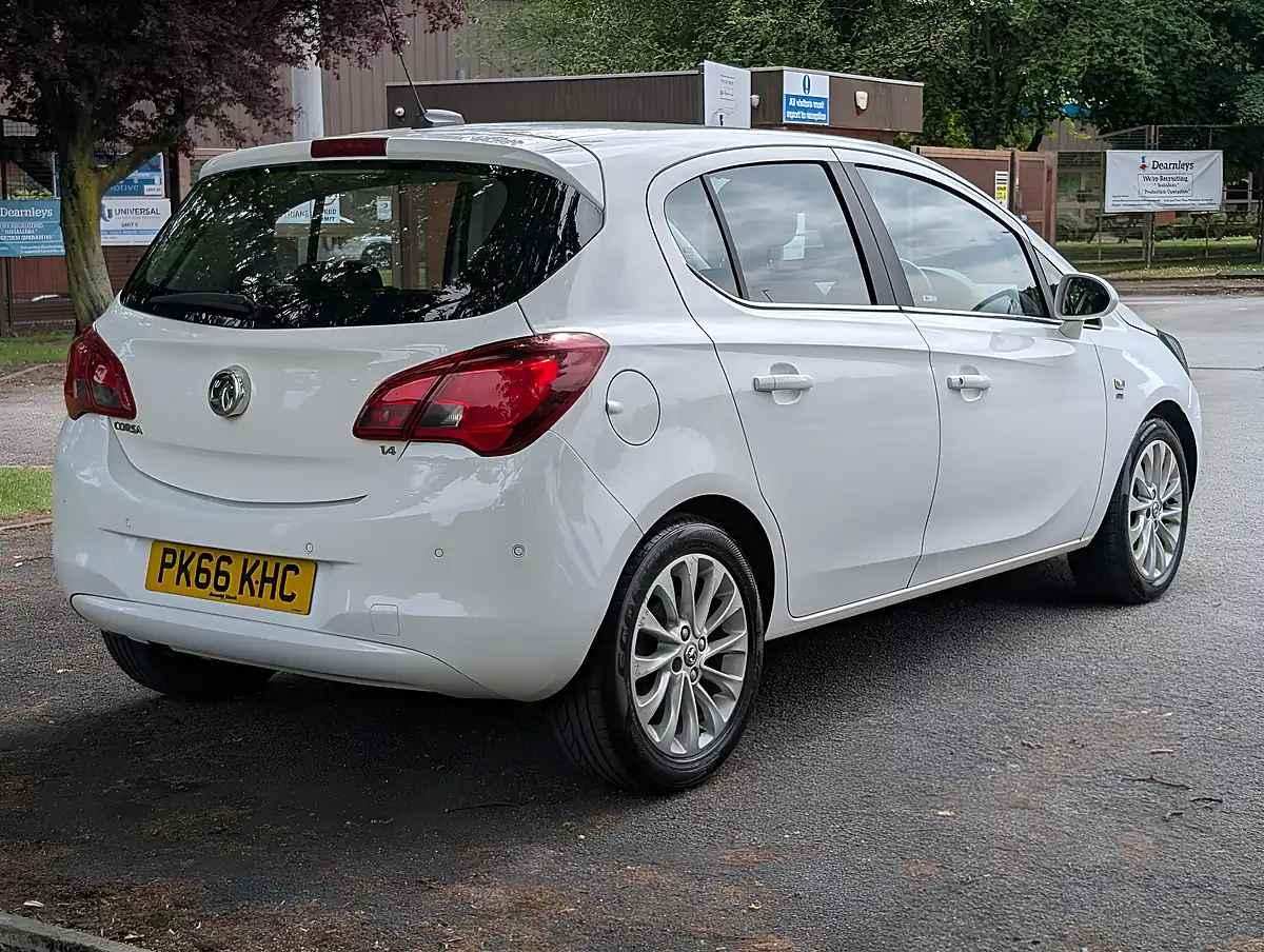 Used 2016 Vauxhall Corsa Se White - Interior and Exterior details 5