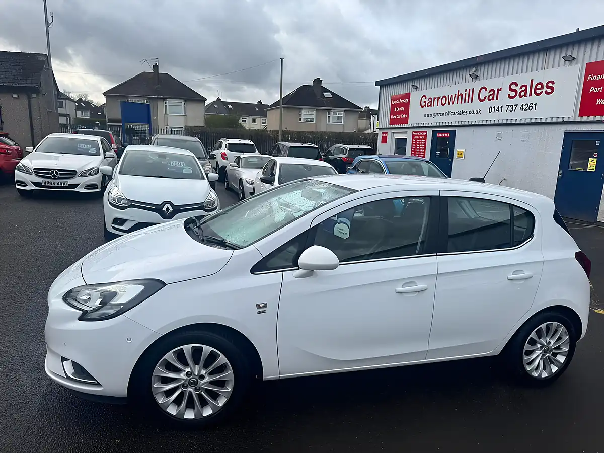 Used 2016 Vauxhall Corsa Se White - Front View