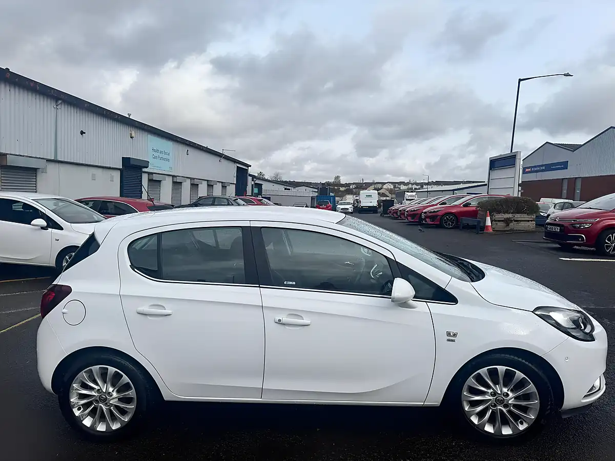 Used 2016 Vauxhall Corsa Se White - Interior and Exterior details 6