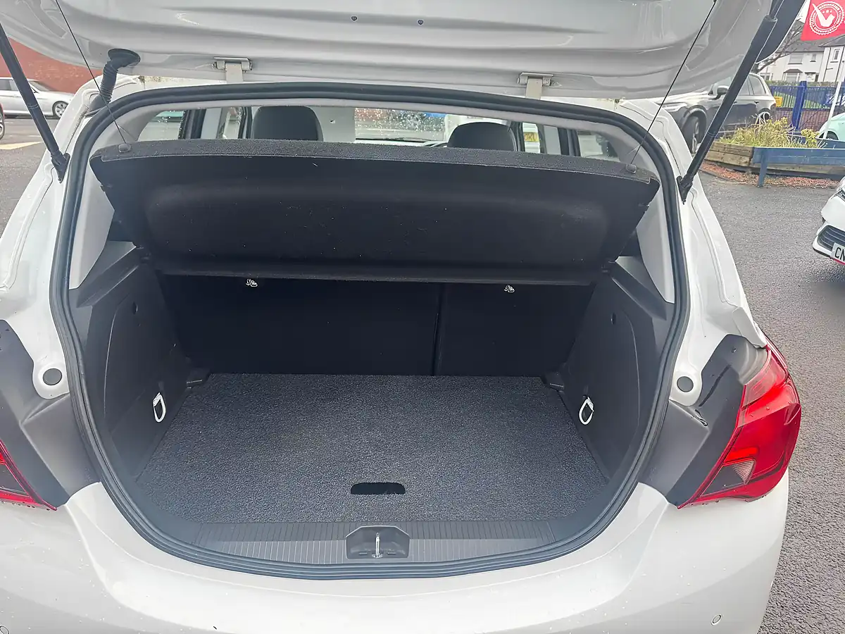 Used 2016 Vauxhall Corsa Se White - Interior and Exterior details 9