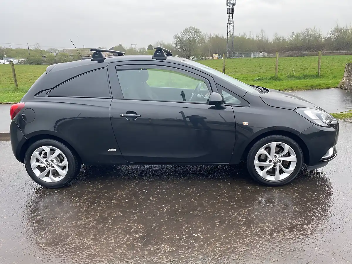 Used 2016 Vauxhall Corsa Sportive Black - Interior and Exterior details 2