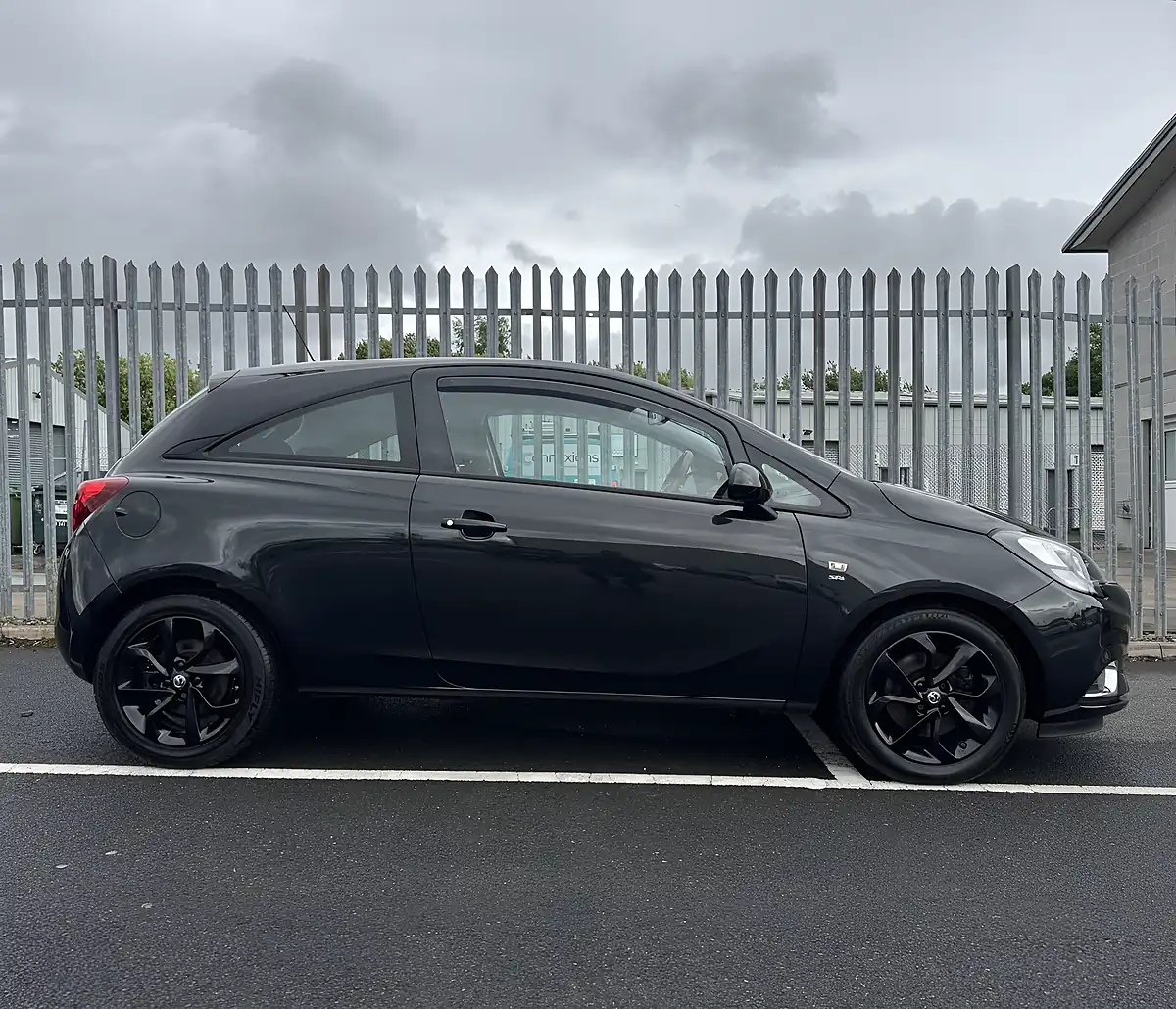 Used 2016 Vauxhall Corsa Sri Black - Interior and Exterior details 7