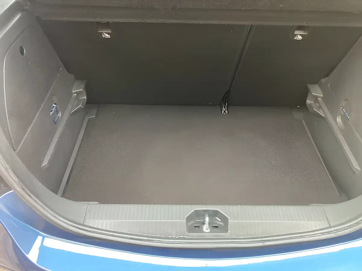 Used 2016 Vauxhall Corsa Sri Blue - Interior and Exterior details 9