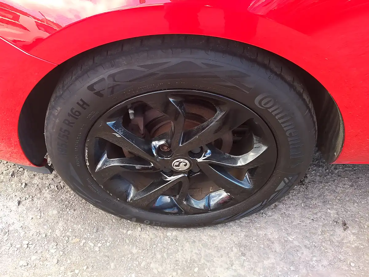 Used 2016 Vauxhall Corsa Sri Red - Interior and Exterior details 14