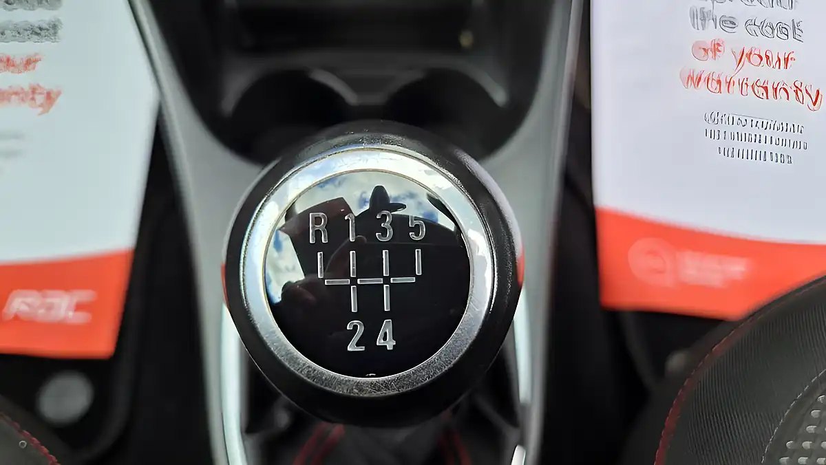 Used 2016 Vauxhall Corsa Sri Silver - Interior and Exterior details 12