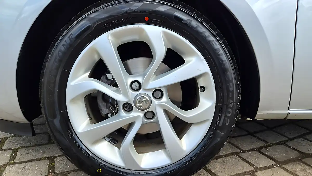 Used 2016 Vauxhall Corsa Sri Silver - Interior and Exterior details 18