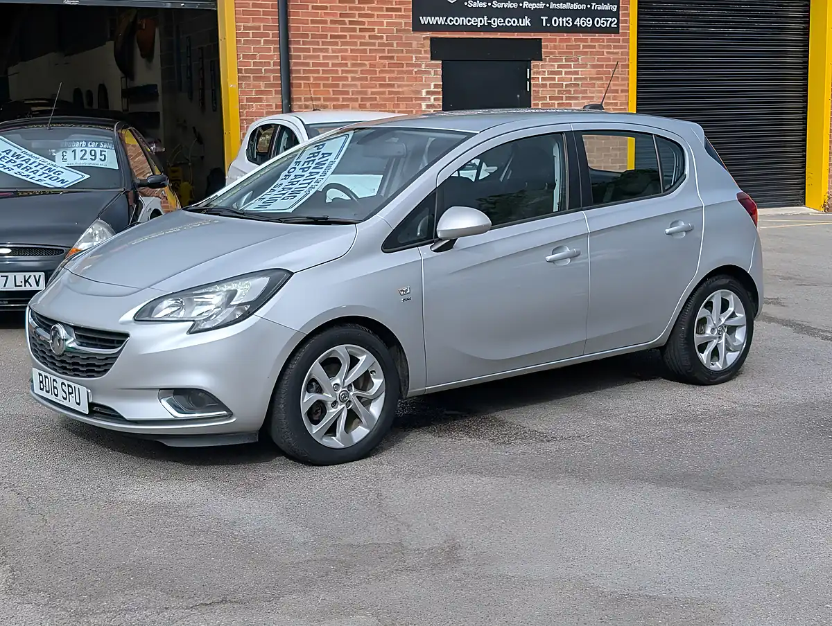 Used 2016 Vauxhall Corsa Sri Silver - Front View