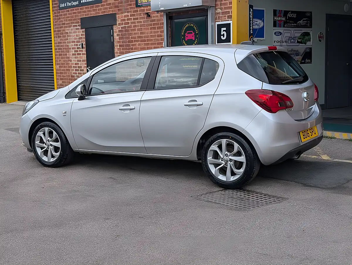 Used 2016 Vauxhall Corsa Sri Silver - Interior and Exterior details 11