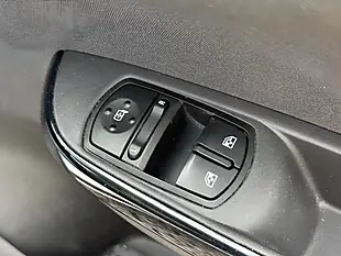 Used 2016 Vauxhall Corsa Sri Silver - Interior and Exterior details 15
