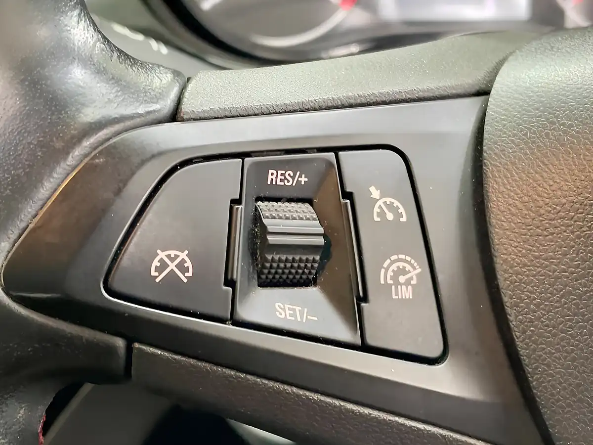Used 2016 Vauxhall Corsa Sri Vx Line Green - Interior and Exterior details 18