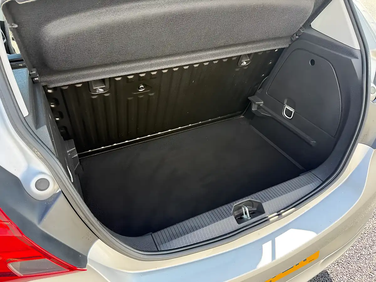 Used 2016 Vauxhall Corsa Sri Vx Line Silver - Interior and Exterior details 13