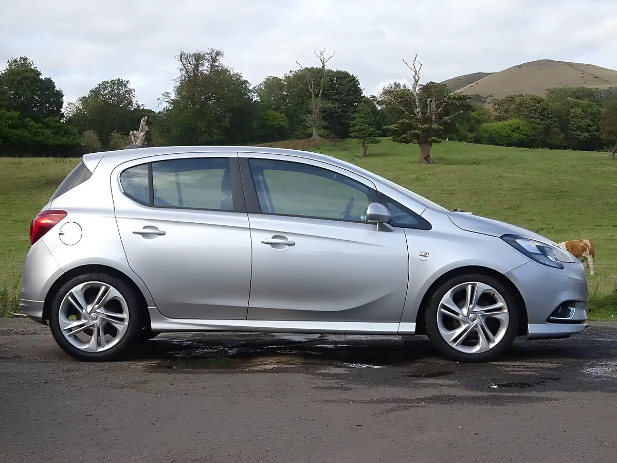 Used 2016 Vauxhall Corsa Sri Vx Line Silver - Interior and Exterior details 10