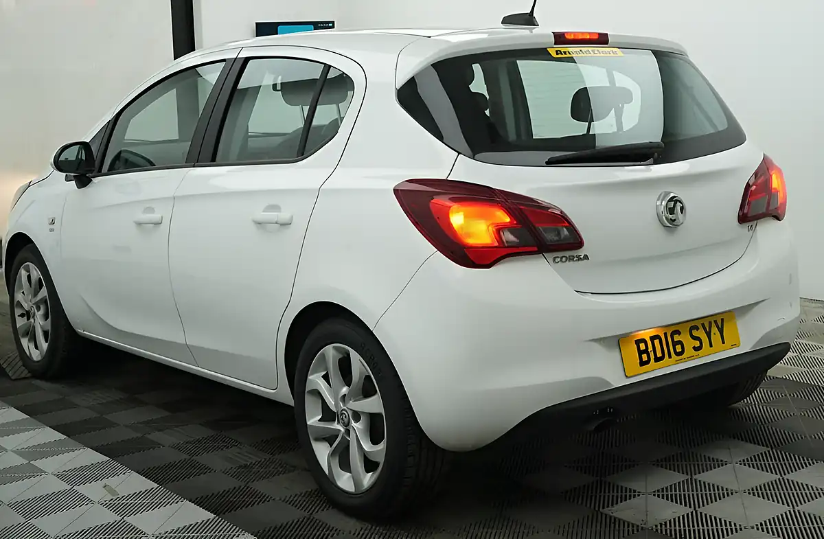 Used 2016 Vauxhall Corsa Sri White - Interior and Exterior details 4