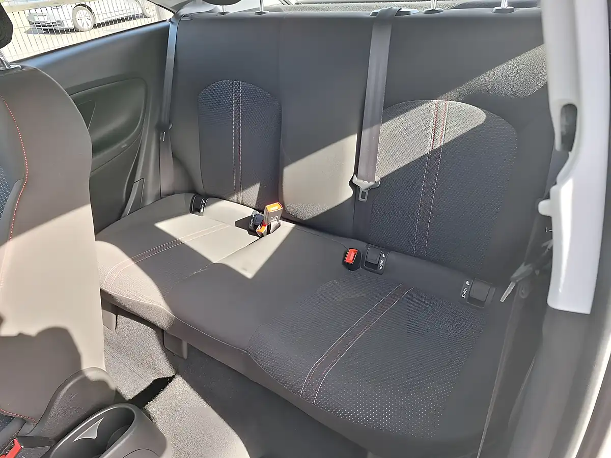 Used 2016 Vauxhall Corsa Sri White - Interior and Exterior details 12