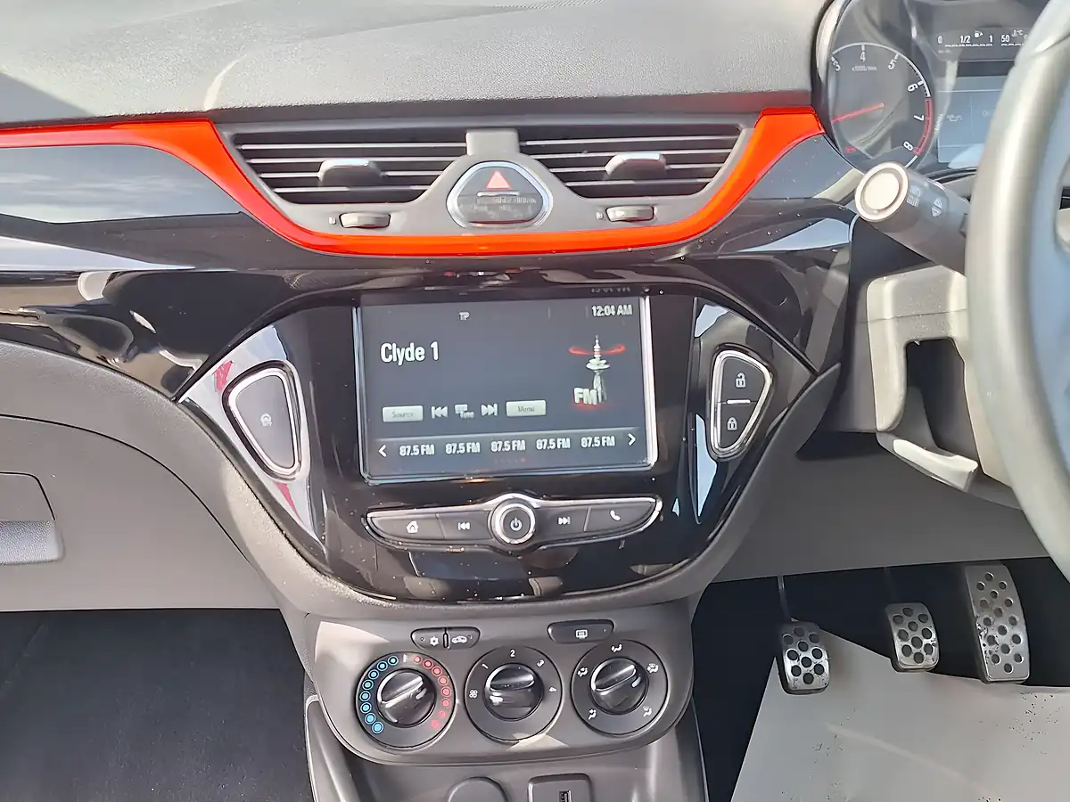 Used 2016 Vauxhall Corsa Sri White - Interior and Exterior details 17