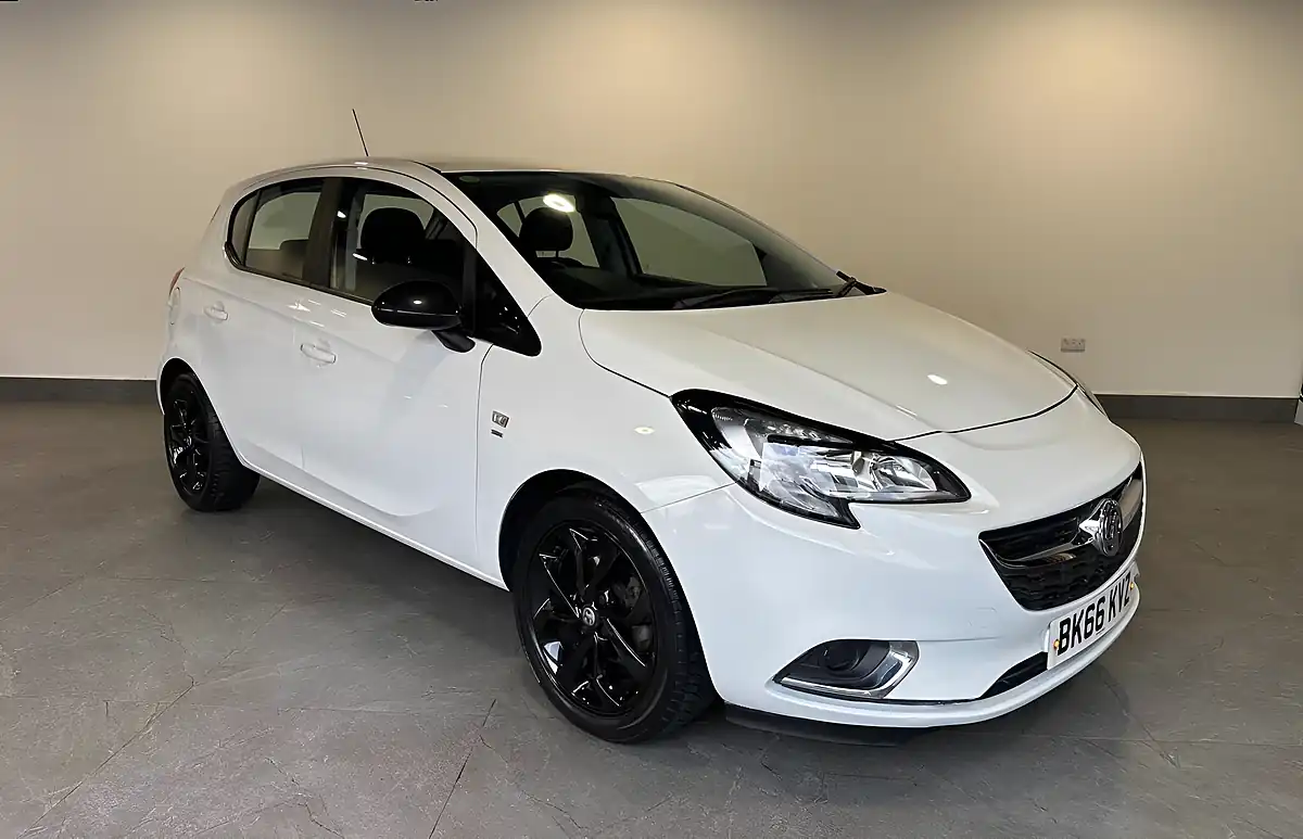 Used 2016 Vauxhall Corsa Sri White - Front View