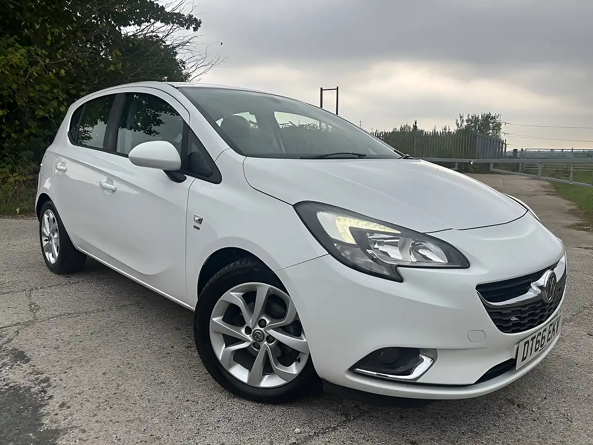 Used 2016 Vauxhall Corsa Sri White - Front View