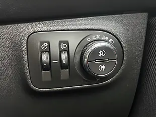 Used 2016 Vauxhall Corsa Sri White - Interior and Exterior details 14