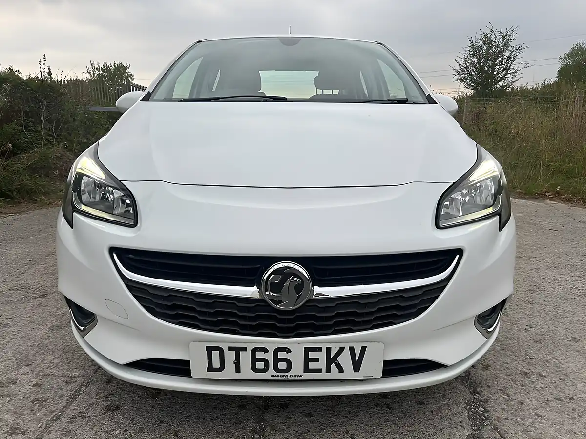 Used 2016 Vauxhall Corsa Sri White - Interior and Exterior details 7