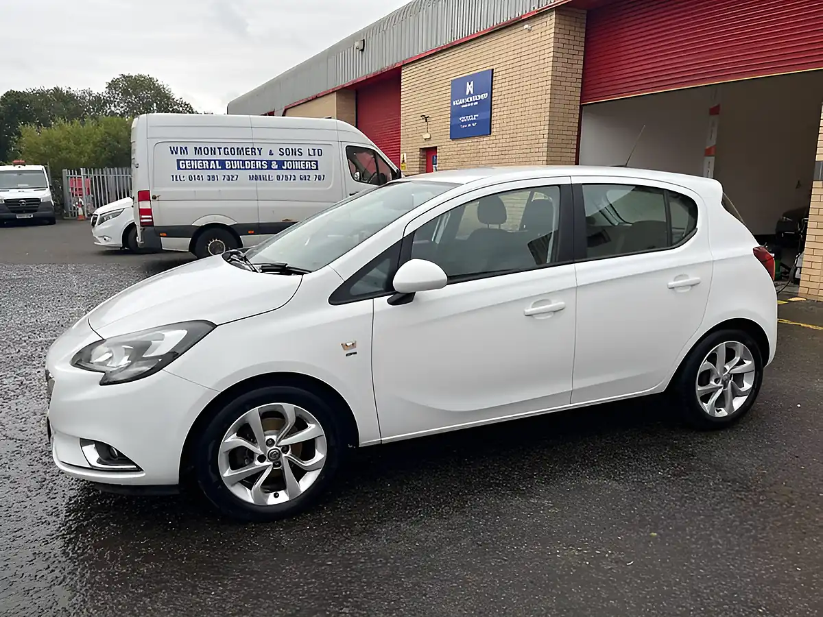 Used 2016 Vauxhall Corsa Sri White - Interior and Exterior details 5