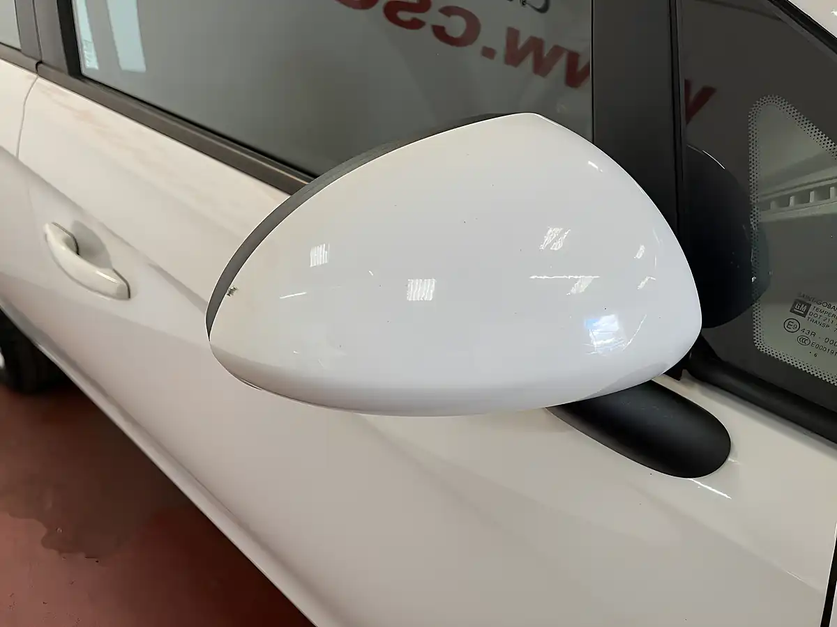 Used 2016 Vauxhall Corsa Sri White - Interior and Exterior details 19