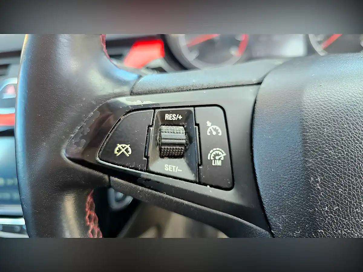 Used 2016 Vauxhall Corsa Sri White - Interior and Exterior details 16