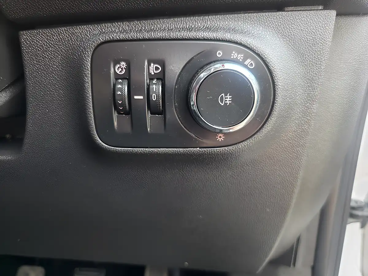 Used 2016 Vauxhall Corsa Van Ecoflex White - Interior and Exterior details 18