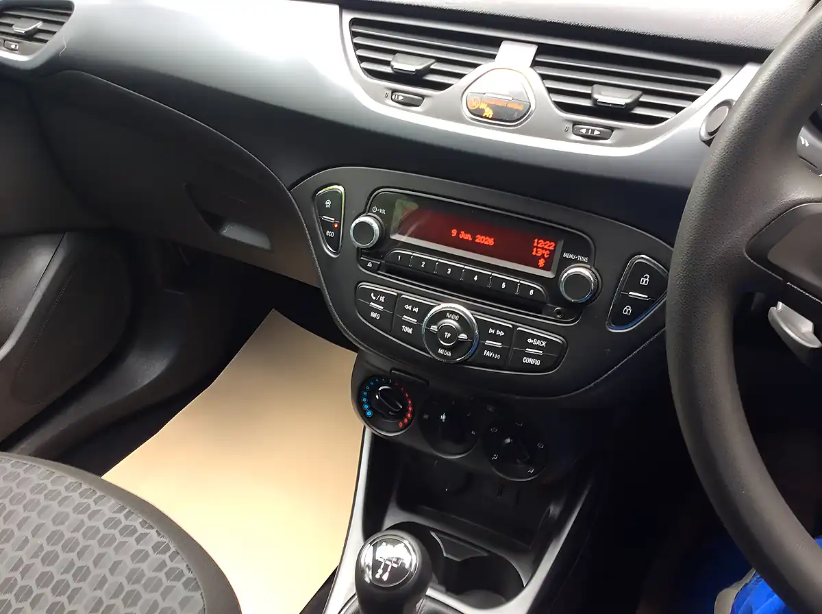 Used 2016 Vauxhall Corsa Van White - Interior and Exterior details 10