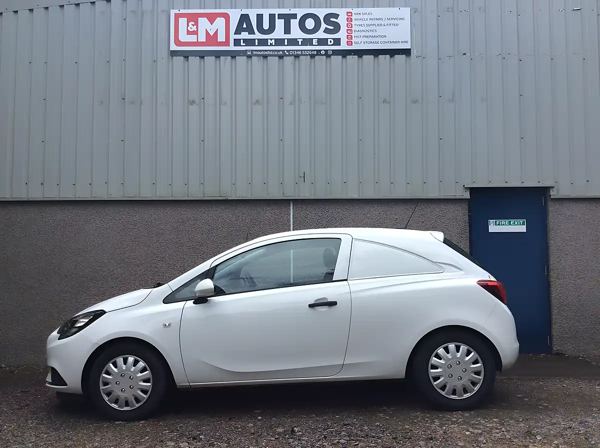 Used 2016 Vauxhall Corsa Van White - Interior and Exterior details 4